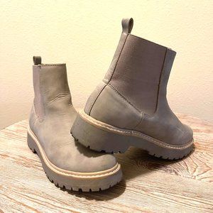 DV by Dolce Vita Ladies Lobera Chelsea Boots